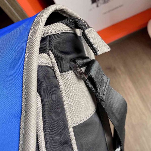 factory outlet men's canvas single shoulder messenger bag shoulder handbag
factory outlet men's canvas single shoulder messenger bag shoulder handbag