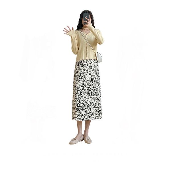 knitted cardigan sweater women spring summer korean style loosethin solid color v-neck long sleeves female lr1196 210531, Black;brown
knitted cardigan sweater women spring summer korean style loosethin solid color v-neck long sleeves female lr1196 210531, Black;brown