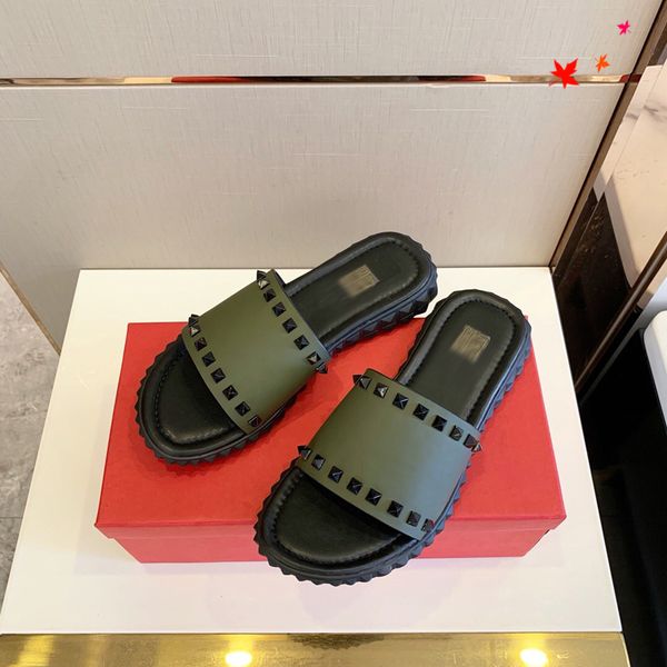 2021 slipper designer slide summer sandals fashion men beach indoor flat flip flops leather luxurys shoes mens slippers with box size 39-45, Black
2021 slipper designer slide summer sandals fashion men beach indoor flat flip flops leather luxurys shoes mens slippers with box size 39-45, Black