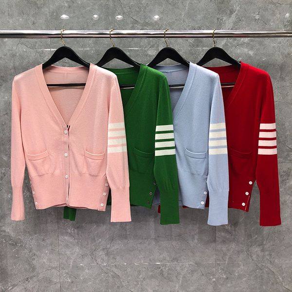 women's jackets fashion brand sweater, v-neck tight wool striped clothes, cashmere, casual autumn and winter coat, 2021, Black;brown 
women's jackets fashion brand sweater, v-neck tight wool striped clothes, cashmere, casual autumn and winter coat, 2021, Black;brown
