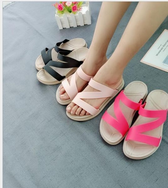 slippers home fashion outside wear beach thick bottom slippery slope with the korean version of z word belt, Black
slippers home fashion outside wear beach thick bottom slippery slope with the korean version of z word belt, Black