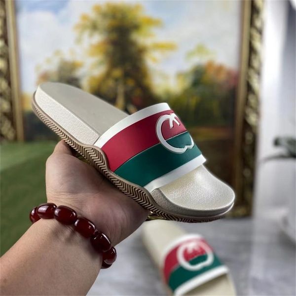 luxury brand 2021 new summer couple beach flip flops slippers stitching color, Black
luxury brand 2021 new summer couple beach flip flops slippers stitching color, Black