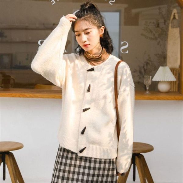 women's knits & tees retro horn button knitted cardigan women autumn/winter 2021 korean version loose western pure color sweater all-ma, White
women's knits & tees retro horn button knitted cardigan women autumn/winter 2021 korean version loose western pure color sweater all-ma, White