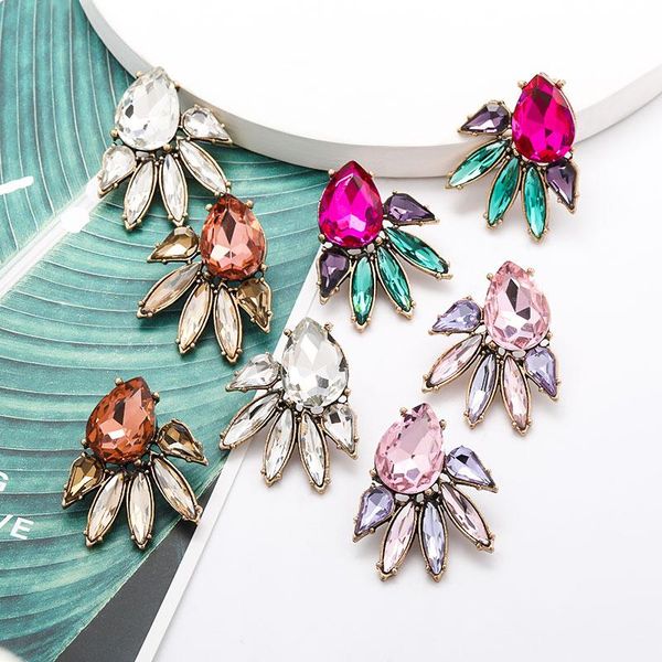 stud 2021 simple fashion metal rhinestone flower geometric earrings women retro party shiny jewelry, Golden;silver
stud 2021 simple fashion metal rhinestone flower geometric earrings women retro party shiny jewelry, Golden;silver