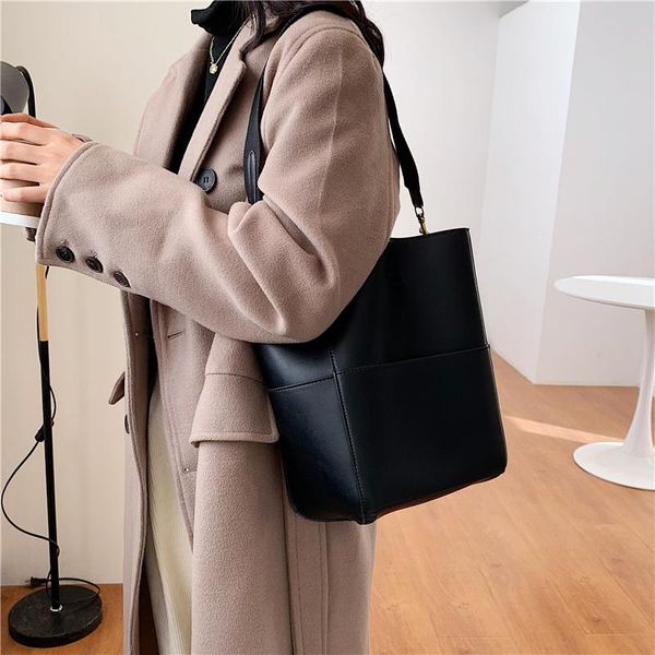 evening bags large capacity vintage bucket crossbody bag for women 2021 wide strap design pu leather office ladies tote shoulder handbag
evening bags large capacity vintage bucket crossbody bag for women 2021 wide strap design pu leather office ladies tote shoulder handbag