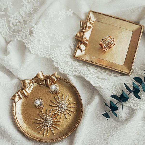 pography golden vintage plate dish with bow-knot for jewelry earrings fotografia retro still life shoot po studio prop lighting & accessorie
pography golden vintage plate dish with bow-knot for jewelry earrings fotografia retro still life shoot po studio prop lighting & accessorie
