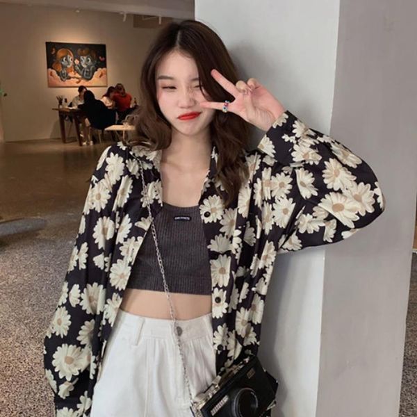 fashion women blouse summer daisy floral printing vintage lapel shirts long sleeve sun protection female streetwear women's blouses &, White
fashion women blouse summer daisy floral printing vintage lapel shirts long sleeve sun protection female streetwear women's blouses &, White
