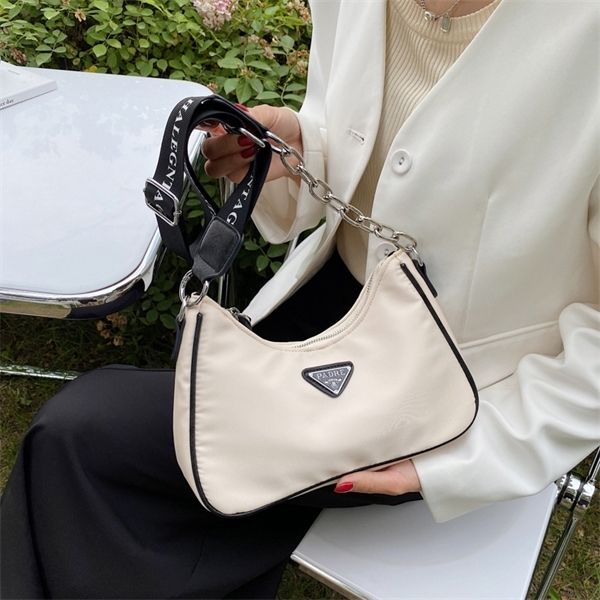 purse oxford cloth women's new signature simple shoulder versatile messenger dumpling bag
purse oxford cloth women's new signature simple shoulder versatile messenger dumpling bag