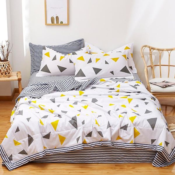 simple style geometric bed quilt washable quilted air conditioned comforter home texile duvet cotton soft summer quilts only comforters & se
simple style geometric bed quilt washable quilted air conditioned comforter home texile duvet cotton soft summer quilts only comforters & se