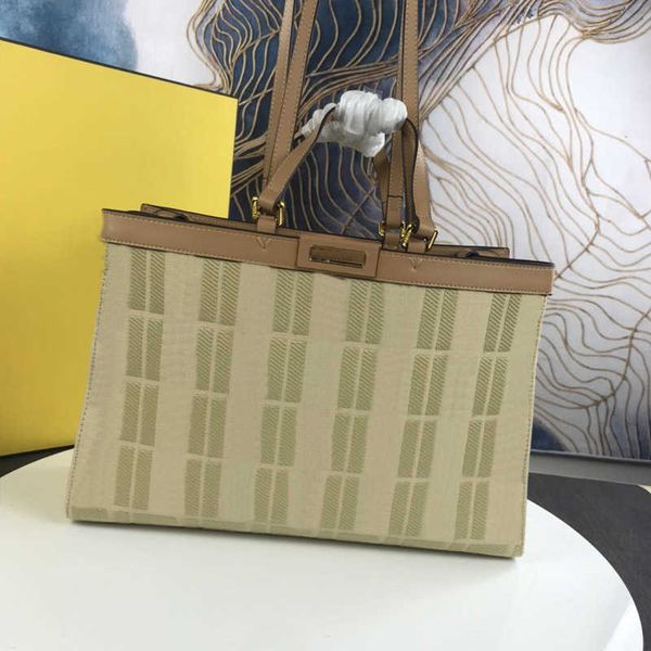 designer luxury bag 41cm large tote shopper bag straw woven handbags genuine leather trim embossed embroidered f letter women's leather, Red;black
designer luxury bag 41cm large tote shopper bag straw woven handbags genuine leather trim embossed embroidered f letter women's leather, Red;black