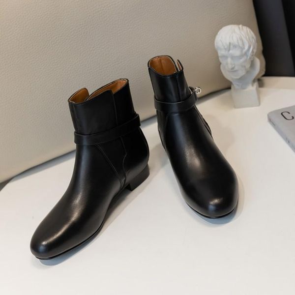 boots mljuese 2021 women ankle soft cow leather winter black color short plush metal decoration low heels
boots mljuese 2021 women ankle soft cow leather winter black color short plush metal decoration low heels