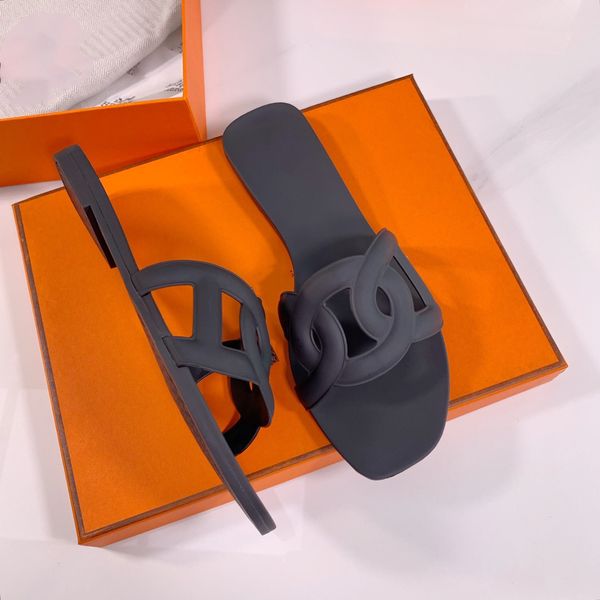 2021 new h family wear pig nose sandals net red beach leisure jelly shoes pvc flat bottom solid color slippers female qgug zmm, Black
2021 new h family wear pig nose sandals net red beach leisure jelly shoes pvc flat bottom solid color slippers female qgug zmm, Black