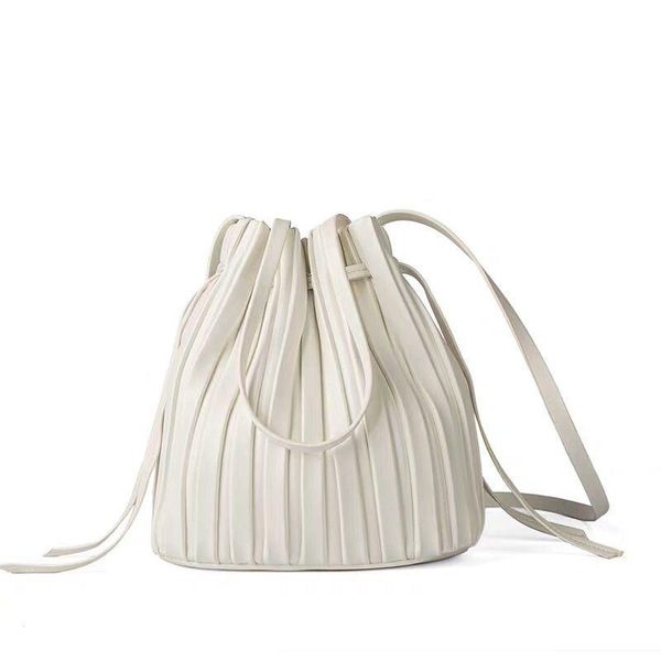 shoulder bags trendy high-end design female bag bucket fashion folds beam mouth cloud portable girl diagonal small
shoulder bags trendy high-end design female bag bucket fashion folds beam mouth cloud portable girl diagonal small