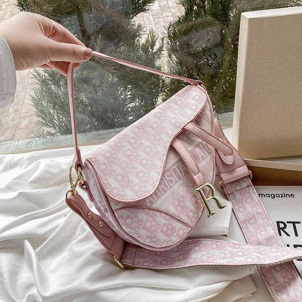 luxury design handbag soft leather women's 2021 new d home embroidery old flower horseshoe saddle single shoulder messenger handbag
luxury design handbag soft leather women's 2021 new d home embroidery old flower horseshoe saddle single shoulder messenger handbag