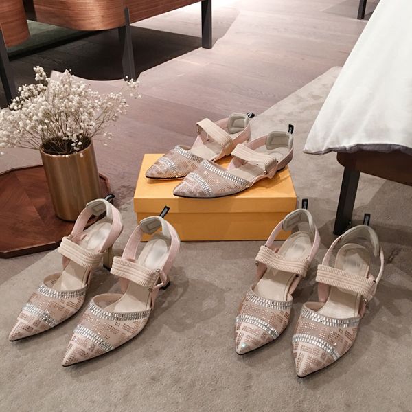 2021 good quality fashion women luxurys designers shoes designer sandals womens luxury high heels sandal dress shoess with box size 35-41 -g, Black
2021 good quality fashion women luxurys designers shoes designer sandals womens luxury high heels sandal dress shoess with box size 35-41 -g, Black