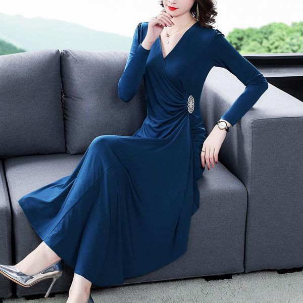 casual dresses solid color fashion v-neck long sleeve ladies elegant 2021 autumn slim dress plus size 5xl women's party k1067, Black;gray
casual dresses solid color fashion v-neck long sleeve ladies elegant 2021 autumn slim dress plus size 5xl women's party k1067, Black;gray