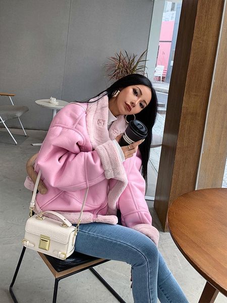 lady in pink small coat jacket 2021 female autumn and winter warmth women's jackets, Black;brown
lady in pink small coat jacket 2021 female autumn and winter warmth women's jackets, Black;brown