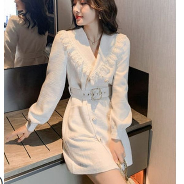 2021 spring small temperament gentle wind solid dress lace stitching suit collar fashion skirt, Black;gray
2021 spring small temperament gentle wind solid dress lace stitching suit collar fashion skirt, Black;gray