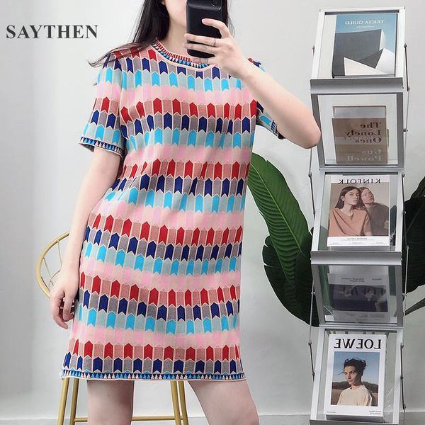 brand design summer slim ice silk knitted jacquard bohemia sweater dress 2021 fashion streetwear knit straight casual dresses, Black;gray
brand design summer slim ice silk knitted jacquard bohemia sweater dress 2021 fashion streetwear knit straight casual dresses, Black;gray
