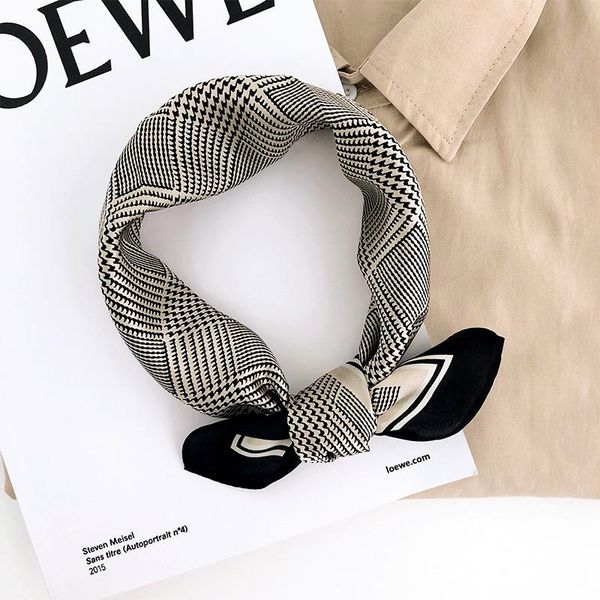 scarves 2021 summer noble fashion europe and america british women classic black white decorated headband scarf small square, Blue;gray
scarves 2021 summer noble fashion europe and america british women classic black white decorated headband scarf small square, Blue;gray