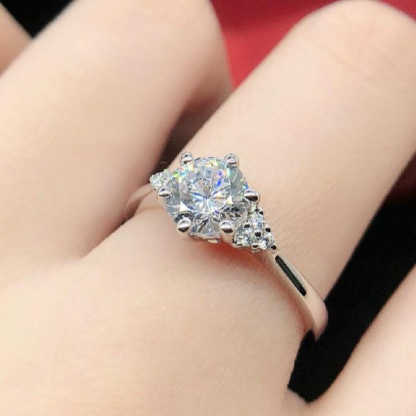 wedding rings 1ct carat lab creat moissanite engagement women jewelry s925 sterling silver six - claw prong setting, Slivery;golden
wedding rings 1ct carat lab creat moissanite engagement women jewelry s925 sterling silver six - claw prong setting, Slivery;golden