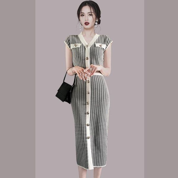 casual dresses korean chic summer elegant v-neck lace contrast color single breasted thousand bird lattice knitted dress for women, Black;gray
casual dresses korean chic summer elegant v-neck lace contrast color single breasted thousand bird lattice knitted dress for women, Black;gray