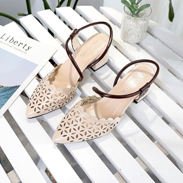 summer 2021 new thick heel breathable hollow retro baotou sandals womens middle heel flounces pointed joker shoes lightweight, Black
summer 2021 new thick heel breathable hollow retro baotou sandals womens middle heel flounces pointed joker shoes lightweight, Black