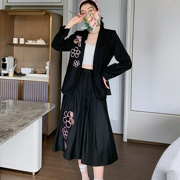 two piece dress autumn women embroidery hollow out flower balck suits blazer and skirt set streetwear loose jacket pleated skirts 1882, White
two piece dress autumn women embroidery hollow out flower balck suits blazer and skirt set streetwear loose jacket pleated skirts 1882, White
