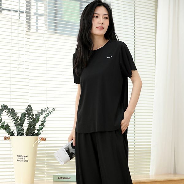 women's sleepwear simple o neck pajamas women thin ice silk short sleeve nine point pant 2 piece set summer nightwear pijama suit, Black;red
women's sleepwear simple o neck pajamas women thin ice silk short sleeve nine point pant 2 piece set summer nightwear pijama suit, Black;red