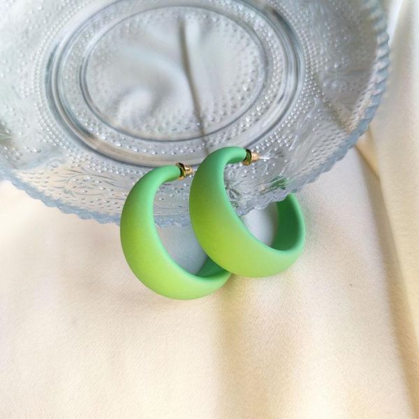 hoop & huggie 2021 candy color c-shape ring earrings retro exaggerated wide face niche design stud, Golden;silver
hoop & huggie 2021 candy color c-shape ring earrings retro exaggerated wide face niche design stud, Golden;silver