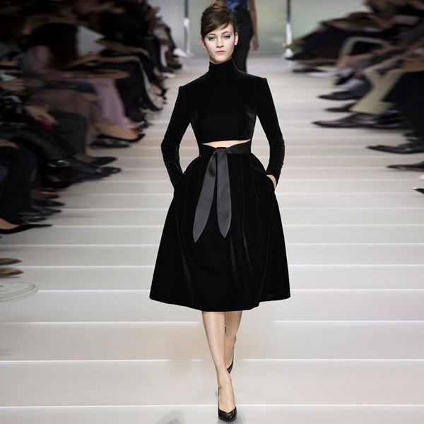 casual dresses gedivoen autumn vintage elegant a-line dress women stand collar velvet fashion designer solid black midi vestidos, Black;gray
casual dresses gedivoen autumn vintage elegant a-line dress women stand collar velvet fashion designer solid black midi vestidos, Black;gray