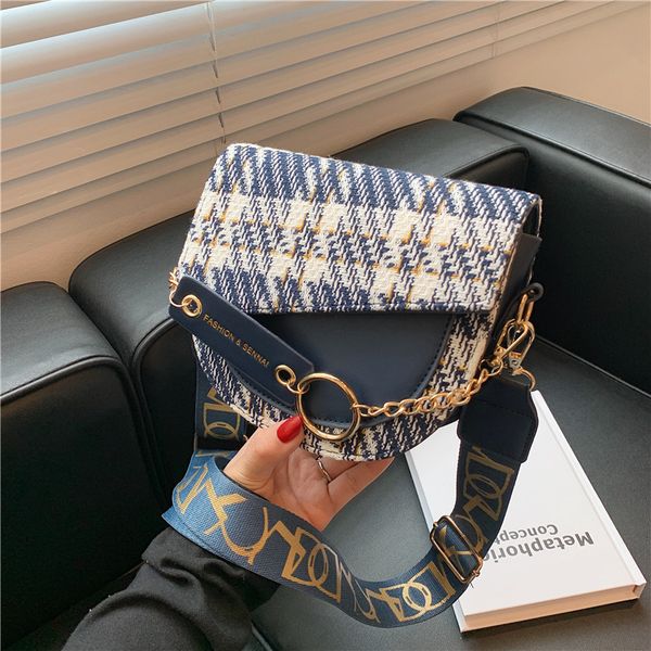 2021 summer new personalized fashion shell bag trend that texture large shoulder strap diagonal straddle women's
2021 summer new personalized fashion shell bag trend that texture large shoulder strap diagonal straddle women's