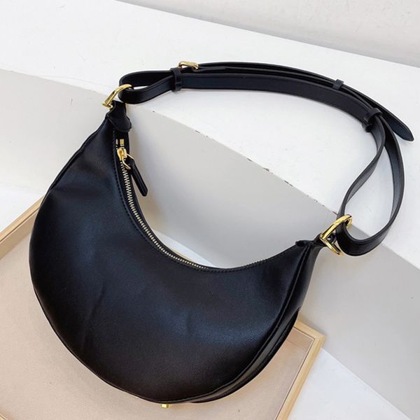luxury designers italy brand classic underarm bags genuine leather half month messenger handbag fashion women crossbody totes designer shoul
luxury designers italy brand classic underarm bags genuine leather half month messenger handbag fashion women crossbody totes designer shoul