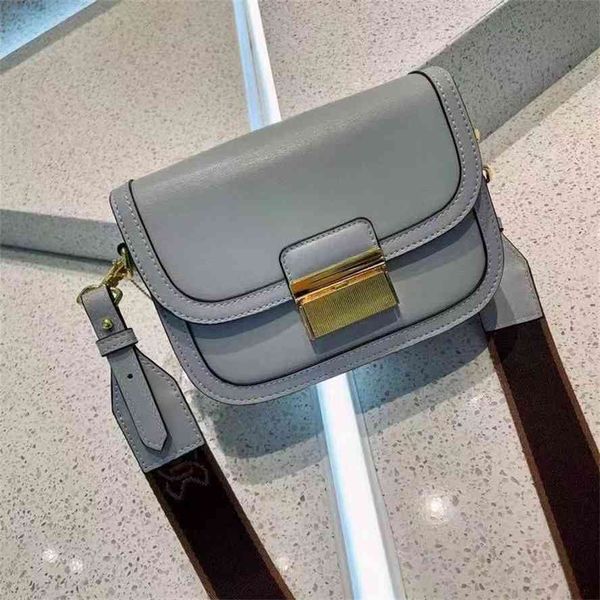women's 2021 new flap leather beancurd fashion french niche versatile portable small square bag
women's 2021 new flap leather beancurd fashion french niche versatile portable small square bag