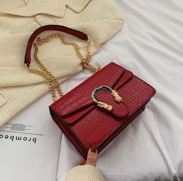 wholesale women bag street trend stone womens chain bags personality golden buckle fashion messenger handbag leather shoulder handbags, Black;red
wholesale women bag street trend stone womens chain bags personality golden buckle fashion messenger handbag leather shoulder handbags, Black;red