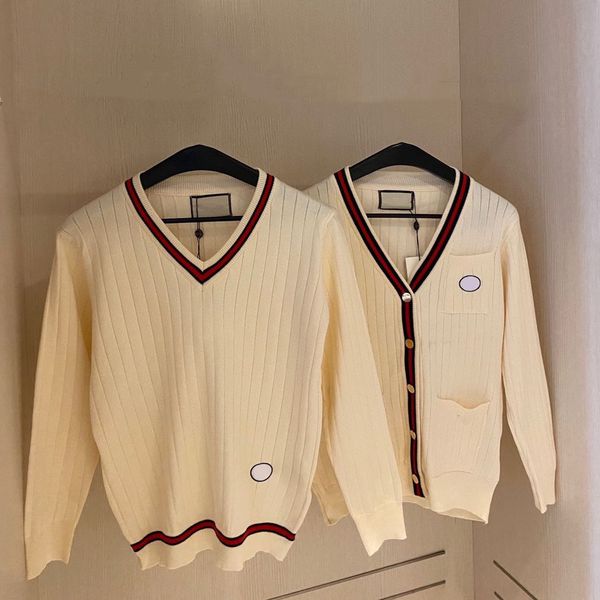 design clothing autumn 21 double embroidered oval cardigan red v-neck placket knitted long sleeve sweater qingdao, White;black
design clothing autumn 21 double embroidered oval cardigan red v-neck placket knitted long sleeve sweater qingdao, White;black