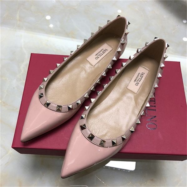 sandals 2021 pointed shallow v right full black matte women casual leather willow nail rivet flat heel shoes
sandals 2021 pointed shallow v right full black matte women casual leather willow nail rivet flat heel shoes