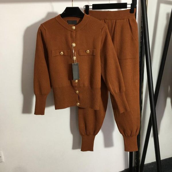 women's pants & capris 2021 autumn and winter knitted suit gold button waist long sleeve cardigan + high legged casual set, Black;white
women's pants & capris 2021 autumn and winter knitted suit gold button waist long sleeve cardigan + high legged casual set, Black;white