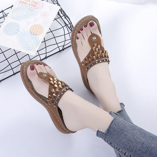 slippers summer beach crystal shoes retro casual women sandals 2021 mid-heel wedge flower mother flip-flops woman, Black
slippers summer beach crystal shoes retro casual women sandals 2021 mid-heel wedge flower mother flip-flops woman, Black