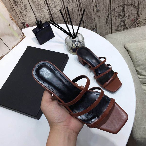 designer trendy fashionable high-heeled women's slippers, classic style, comfortable and generous, size 34-41, Black
designer trendy fashionable high-heeled women's slippers, classic style, comfortable and generous, size 34-41, Black