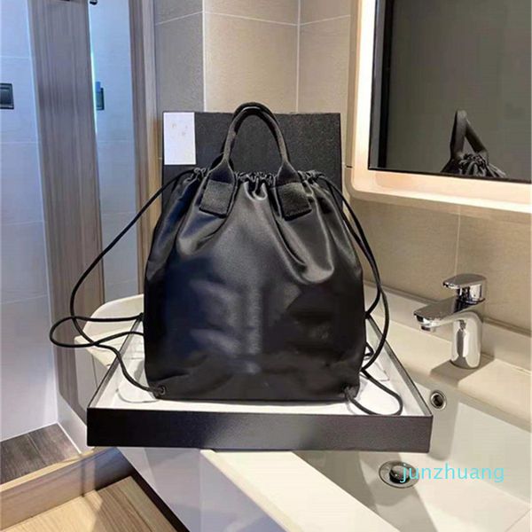 designer- women fahion bag backpack large-capacity handbag shoulder portable diagonal bags exquisite hardware
designer- women fahion bag backpack large-capacity handbag shoulder portable diagonal bags exquisite hardware