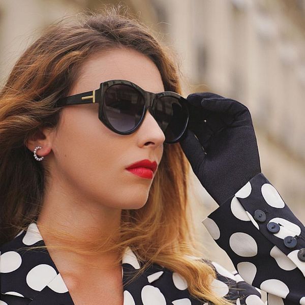 sunglasses fashion big-frame are thin, street shooting catwalk trend men and women, White;black
sunglasses fashion big-frame are thin, street shooting catwalk trend men and women, White;black