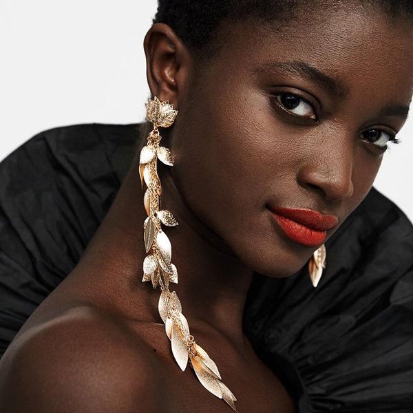 stud 2021 high-end luxury long flow su ye earrings fashion statement metal pendant earrings, women's wedding party jewelry, Golden;silver
stud 2021 high-end luxury long flow su ye earrings fashion statement metal pendant earrings, women's wedding party jewelry, Golden;silver