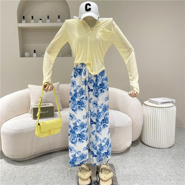 women's two piece pants niche design clothing 2021 summer long sleeve short t-shirt high waist floral print wide leg set, White
women's two piece pants niche design clothing 2021 summer long sleeve short t-shirt high waist floral print wide leg set, White