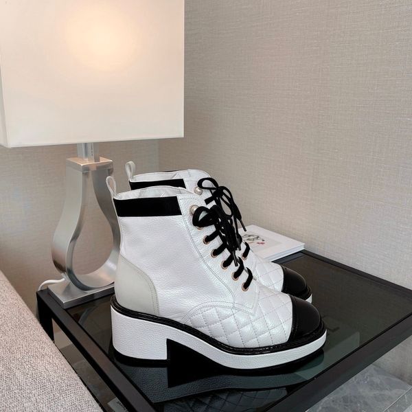 high-casual women's shoes designer lace-up brand comfortable leather fashion outdoor luxury stitching martin boots, Red;white
high-casual women's shoes designer lace-up brand comfortable leather fashion outdoor luxury stitching martin boots, Red;white