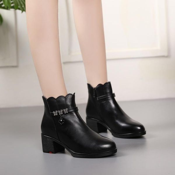 boots short women autumn and winter comfortable wild thick heel non-slip plus velvet korean version middle-aged mother shoes, Black
boots short women autumn and winter comfortable wild thick heel non-slip plus velvet korean version middle-aged mother shoes, Black