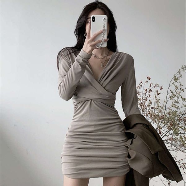 autumn fashion pure desire spice girl style deep v-neck style slim fit show thin hip jumpsuit skirt trend, Black;gray
autumn fashion pure desire spice girl style deep v-neck style slim fit show thin hip jumpsuit skirt trend, Black;gray