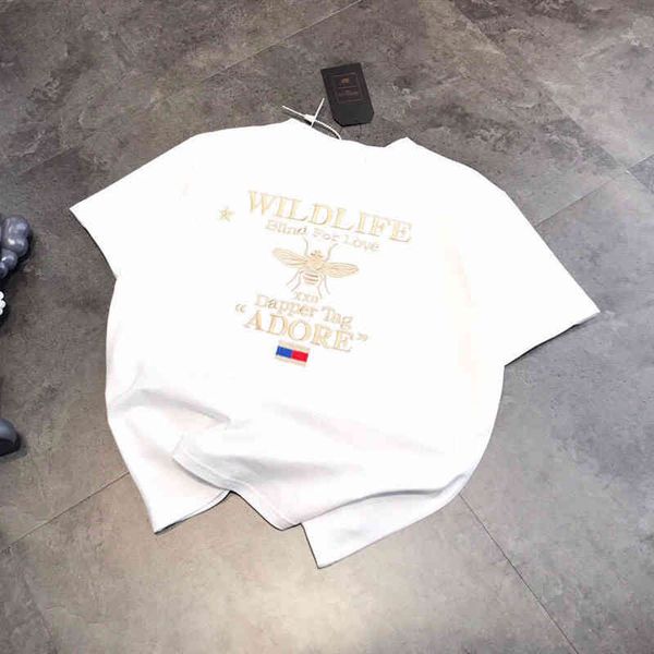 2022 factory wholesale new trendy and versatile t-shirt bee small label back embroidered gold letter round neck short sleeve lovers qingdao, White
2022 factory wholesale new trendy and versatile t-shirt bee small label back embroidered gold letter round neck short sleeve lovers qingdao, White