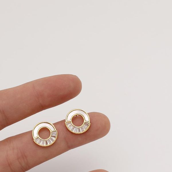 stud minimalist freshwater shell earring w/s925 silver ear needle w/zircon brass round 14kgold filled jewelry for women, Golden;silver
stud minimalist freshwater shell earring w/s925 silver ear needle w/zircon brass round 14kgold filled jewelry for women, Golden;silver