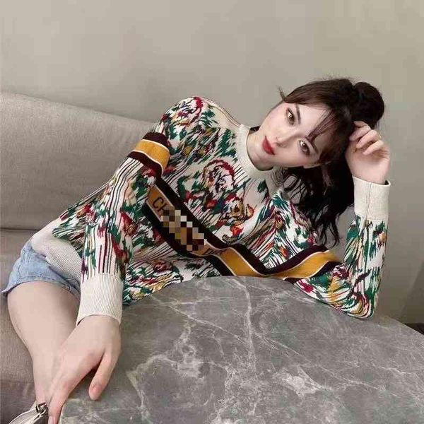 2022 factory wholesale new long sleeved shirt early autumn street fashion round neck sketch color painting animal jacquard age reducing vers, White
2022 factory wholesale new long sleeved shirt early autumn street fashion round neck sketch color painting animal jacquard age reducing vers, White